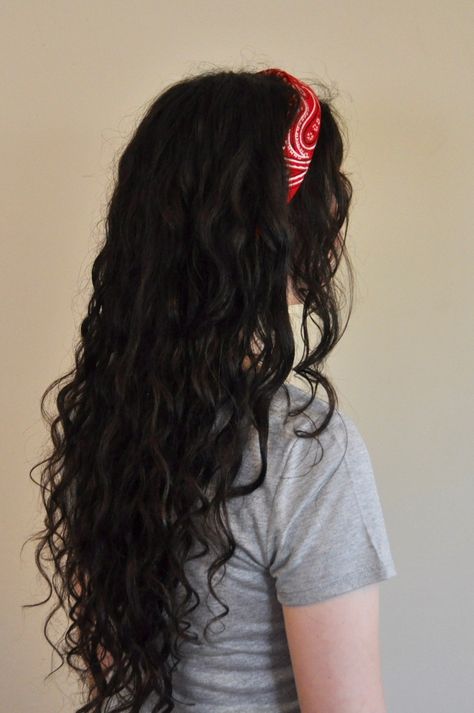 Bandana Headband Hairstyles, Summer Bandana, Lazy Hairstyles, Natural Wavy Hair, Beautiful Curly Hair, Hairstyles For Curly Hair, Hairstyles For Curly, Bandana Hairstyles, Curly Girl Hairstyles