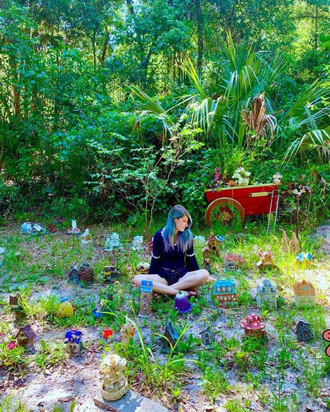 The Fairy Trail In Cassadaga Florida Is A Magical Adventure - Narcity Amigurumi Patterns, Kissimmee Florida Aesthetic, Cassadaga Florida, Swamp Magic, Road Trip From Florida, Florida Hiking, Florida Hikes, Hiking In Florida, Providence Canyon