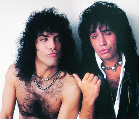 Gene and Paul Stanley Kiss Without Makeup, Paul Kiss, Gene Simmons Kiss, Vinnie Vincent, Kiss Images, Eric Carr, Peter Criss, Kiss Army, Kiss Pictures