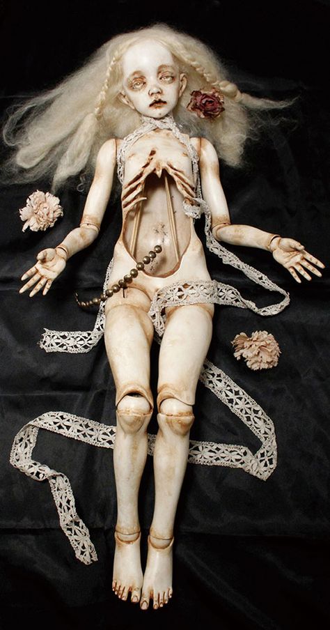 Enchanted Doll, Doll Aesthetic, Haunted Dolls, Fantasy Art Dolls, Gothic Dolls, Original Dolls, Creepy Art, Creepy Dolls, Artist Doll