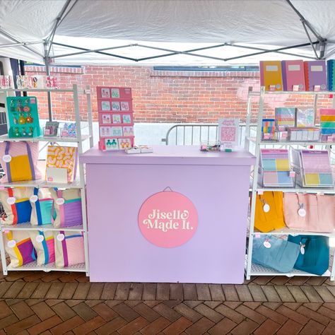 colorful booth display Pink Market Stall, Stationery Market Display, Art Market Stall Display Ideas, Pop Up Shops Ideas, Business Booth Ideas, Boutique Pop Up, Cute Vendor Booth Ideas, Craft Show Tent, Booth Setup Ideas