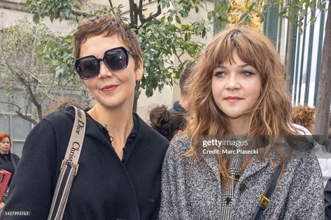 Maggie Gyllenhaal and daughter Ramona Sarsgaard arrive to attend the... News Photo - Getty Images France, Dior, Paris France, Dior Fashion Show, Maggie Gyllenhaal, Dior Fashion, Getty Images, Fashion Show, Resolution