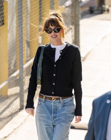 Dakota Johnson's Tousled Bouffant Hair Is Pure Dark Academia Outfit With Hats For Women, Preppy Street Style, Cool Fall Outfits, Celebrity Fits, Casual Outfits Women, Elegance Outfit, Iconic Celebrities, Dakota Johnson Street Style, 2024 Lookbook