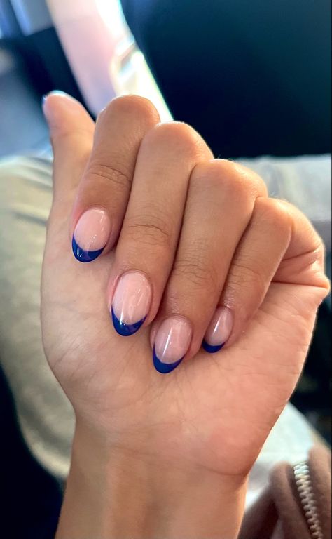 navy blue french tip Royal Blue Gel X Nails, Short Navy French Tip Nails, Navy Nails Short Square, Blue French Tip Nails Almond Short, Nail Designs Non Acrylic Short Nails, Basic Navy Blue Nails, Navy Blue Nails Round, Blue Nail Simple Designs, Navy Short Almond Nails