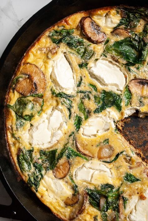 Mushroom and Spinach Frittata with Goat Cheese Spinach Mushroom Omelette, Chicken Frittata, Goat Cheese Omelette, Spinach Mushroom Frittata, Vegetarian Frittata, Mushroom Frittata, Healthy Frittata, Vegetarian Main Dish, Spinach Risotto