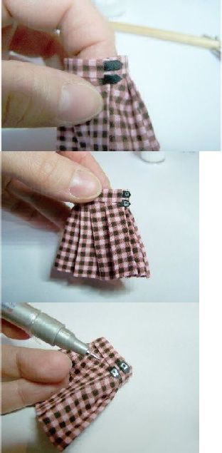 tutorial falda escocesa Miniature Doll Clothes, Bjd Dolls Clothes, Barbie Skirt, Dollhouse Doll Clothes, Kilt Style, Miniature Clothes, Accessoires Barbie, Leather Tutorial, Clothes Tutorial