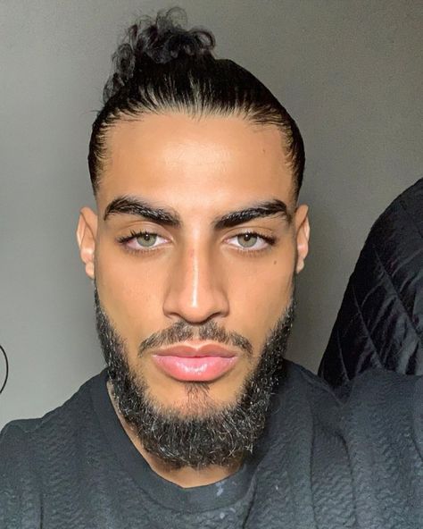 @hedi_locatelli on Instagram: “👁🦅#eyes #greeneyes #italy #italia #algerie #algeria #men #luxvisage #menshair #haircut #hairstyles #followforfollowback #follow4followback…” Green Eyed Men, Green Eyes Man, Manifest Man, Green Eyes Men, Hood White Boys, Arab Beard, Arabs Men, Arab Eyes, Algerian Men