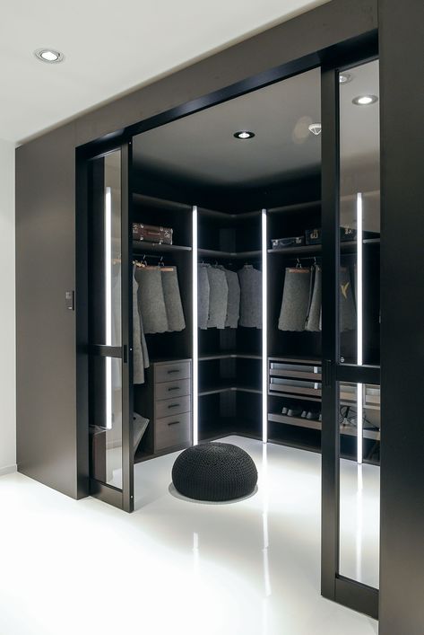 Rumah Moden, Aesthetic Wardrobe, Houses Mansions, Corner Wardrobe, Walking Closet, Dream Closet Design, Walk In Closet Design, Dream Future, Luxury Closets Design