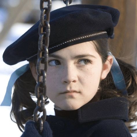 Esther Orphan Aesthetic, Orphan Costume, Retro Kids Clothes, Esther Coleman, Orphan Movie, Icon Coquette, Isabelle Fuhrman, Movie Icon, Halloween Beauty