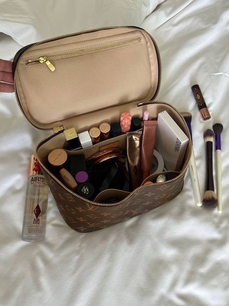 Aesthetic Vanities, Louis Vuitton Makeup Bag, Louis Vuitton Makeup, Bag Tour, Makeup Collection Storage, Beauty Routine Checklist, Peach Makeup, Makeup Is Life, Makeup Eye Looks