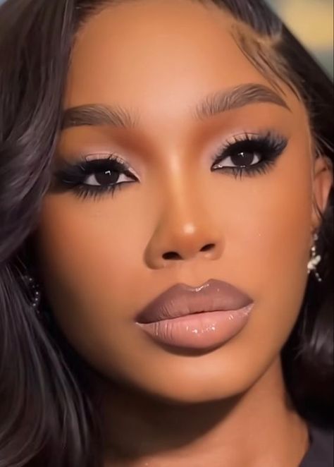 Natural Smokey Makeup For Brown Eyes, Makeup Looks For Black Women Round Face, Elegant Make Up Looks On Black Women, Makeup Looks Light Blue Dress, Wedding Soft Glam Makeup Black Women, Iconic Future Pics, Natural Makeup Prom Looks, Soft Glam Cat Eye Makeup, Soft Birthday Glam Makeup