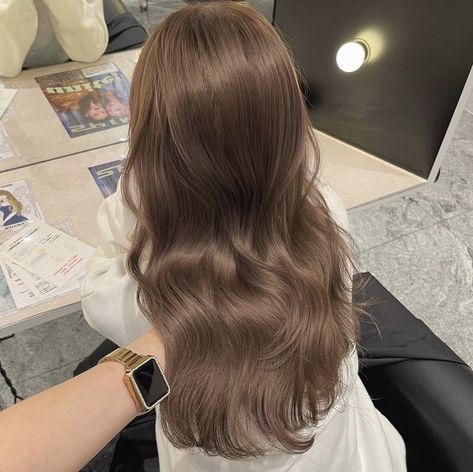 Balayage, Dye Hair Light Brown, Dust Ash Hair, Ash Hair Color Ideas, Milk Tea Brown Hair, Milk Tea Hair Color, Hazel Hair, Kpop Hair Color, Cool Brown Hair