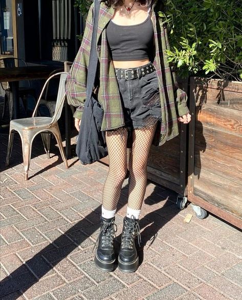 Grunge Outfits 2022, Soft But Dark Aesthetic, Hardcore Concert Outfit, Popular Clothes 2023, Stylish Grunge Outfits, Alt Spring Fashion, Dark Grunge Outfits Gothic, Masc Sweater Outfit, Dark Fairy Grunge Outfits