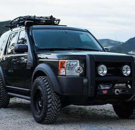 Lifted Land Rovers with Off-road Mods - offroadium.com Land Rover Discovery Off Road, Land Rover Overland, Land Rover Off Road, Land Rover Discovery 1, Motorcycle Camping Gear, Land Rover Discovery 2, Off Road Wheels, Discovery 2, Hors Route