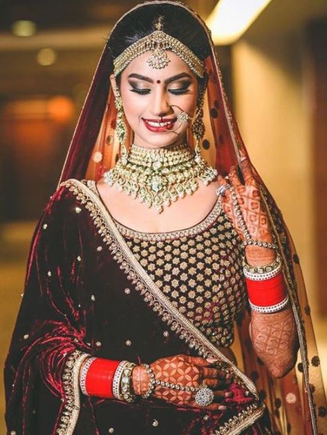 Sabyasachi Top Indian Wedding Jewelry Trends 2019 Styles Large Nosering Indian Bride Poses, Indian Bride Photography Poses, Indian Wedding Poses, Bridal Portrait Poses, Bridal Chura, Indian Wedding Bride, Indian Wedding Photography Couples, Indian Bridal Photos, Bridal Photography Poses