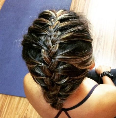 simple+french+braided+workout+updo Sports Braids, Trend Hairstyles, French Braid Updo, The Right Hairstyles, Right Hairstyles, Sport Hair, Gym Hairstyles, Workout Hairstyles, Athletic Hairstyles