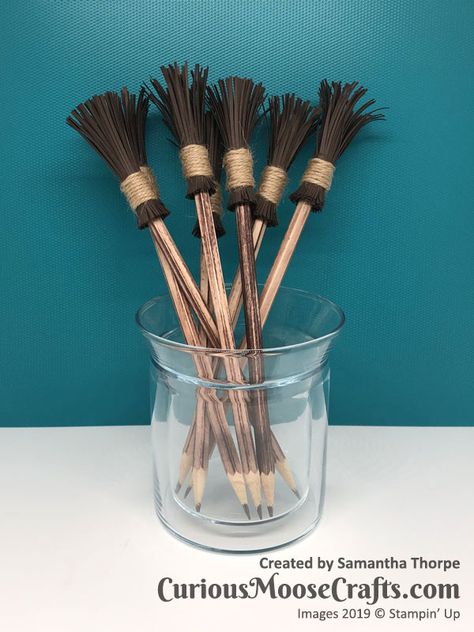 Flashback to broom pencils I shared last Halloween. Super easy to make and super cute! Instructions on my blog. Link in bio. ⠀⠀⠀⠀⠀⠀⠀⠀⠀ #broompencil #tutorial #earlyespresso #halloweencrafts #handmadehalloween #curiousmoose #curiousmoosecrafts Diy Harry Potter Broomstick, Mini Broomstick Diy, Harry Potter Broom Diy, Broom Stick Craft, Diy Harry Potter Broom, Make A Broom, Harry Potter Broomstick, Harry Potter Broom, Harry Potter Diy Crafts