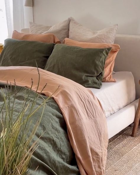 Green And Peach Bedding, Olive Green Boho Bedding, Sage Green And Coral Bedding, Olive Bed Spread, Olive Green Color Scheme Bedding, Linen Bed Sets, Peach And Green Bedding, Washed Linen Bed, Terracotta Oatmeal Bedroom