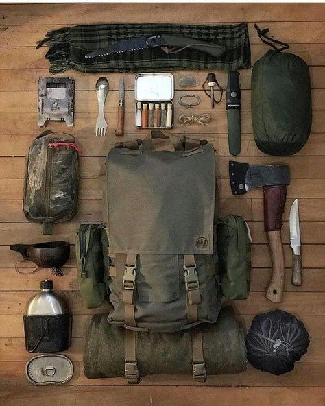 Bushcraft Outdoor Survival on Instagram: “Repost @chuckwrathall  #mothernature #outdoor #survival #adventurer #bushcraft #scout #tent #knife #campfire #camping #hining #naturehippys…” #bushcraftgearknives Mochila Edc, Android Tricks, Bushcraft Backpack, Supraviețuire Camping, Bushcraft Kit, Bushcraft Skills, Camping Diy, Bushcraft Gear, Bushcraft Camping