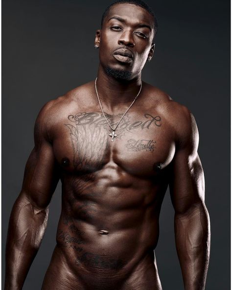 D Simmons Tumblr, Black Male Models, Chocolate Men, Dark Skin Men, Gym Pictures, Gorgeous Black Men, Masculine Men, Boy Models, Men's Muscle