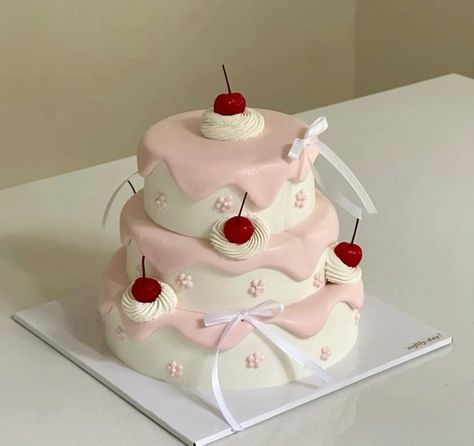 Mini Cake Ideas Aesthetic, Chiffon Cake Decoration Ideas, Two Tier Cake Birthday, Cute Simple Birthday Cakes, Girly Cake Ideas, Korean Birthday Cake, Birthday Cakes Simple, How To Melt Chocolate, Birthday Cake Cute