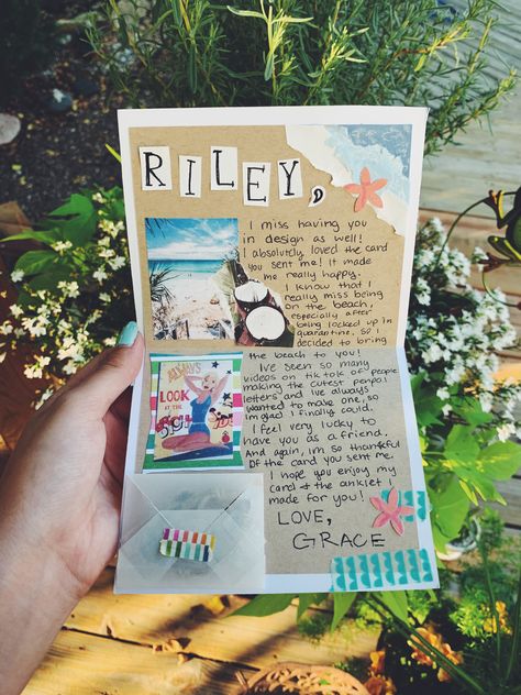 Letter To Penpal, Cute Letter Ideas For Friends, Beach Presents Ideas, Pen Friend Letter, Diy Letters For Friends, Letter Inspo For Best Friend, Aesthetic Letters For Friends, Friends Letters Ideas, Things To Send In Letters