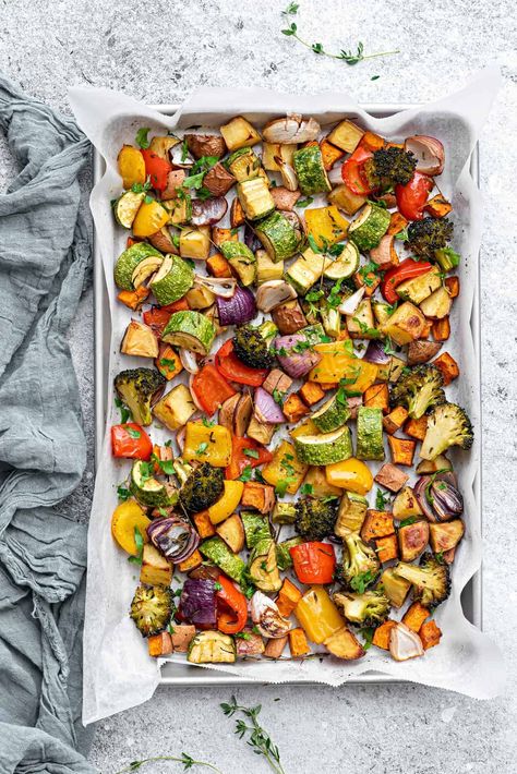 Oven Baked Veggies And Potatoes, Healthy Sheet Pan Veggies, Vegetable Sheet Pan Dinners, Roasted Vegetable Tray Ideas, Easy Delicious Veggie Sides, Easy Roasted Veggies In Oven, Veggie And Potato Sheet Pan, Fall Veggie Sheet Pan, One Pan Side Dishes