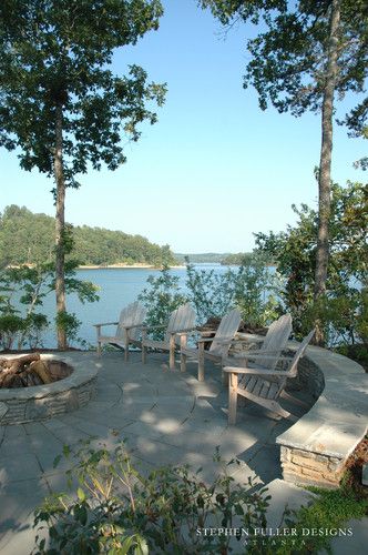 Traditional Home Lake Houses Design, Pictures, Remodel, Decor and Ideas - page 38 Cheap Fire Pit, Lake Landscaping, Landscape Backyard, Terrasse Design, Patio Grande, Lakeside Living, Lake Living, Fire Pit Designs, Diy Fire Pit