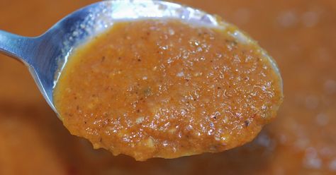 Ranchero sauce is a spicy but light tomato sauce used in Tex-Mex cooking.  I was making this sauce the other night to go over the top of my... Chile Relleno Sauce, Light Tomato Sauce, Ranchero Sauce, Chili Relleno, Mexican Sauce, Mexican Side Dishes, Salsa Sauce, Keto Sauces, Chile Relleno