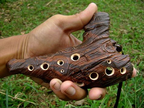 Ocarina Instrument, Ocarina Tabs, Ocarina Music, Flute Instrument, Claw Gloves, Native American Flute, Diy Musical Instruments, Flutes, Dnd Characters