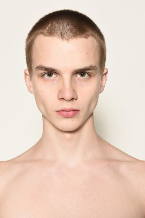 Meet the 11 Up-and-Coming Male Models Who Will Dominate Milan Fashion Week Men’s Milan Fashion Week Men, Male Model Face, Face Anatomy, Fashion Week Men, Boy Face, Moisturizer For Oily Skin, Face Reference, Face Photography, 짧은 머리