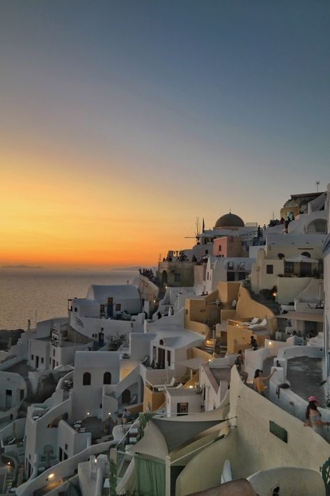 Proposal In Greece, Greece Honeymoon Aesthetic, Wedding Honeymoon Places, Honey Moon Aesthetic, Hunnymoon Ideas, Honey Moon Places, Best Places For Honeymoon, Places To Get Engaged, Honey Moon Ideas