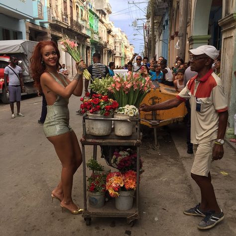 Annie Leibovitz, Cuba Girl, Cuba People, Vintage Cuba, Viva Cuba, Cuba Photos, Cuban Culture, Afro Cuban, Havana Nights