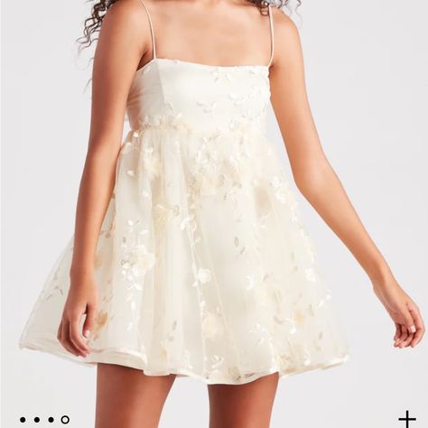 Perfect For Any Bridal Event Brand New With Tags! Cute Babydoll Ivory Dress With Gorgeous Bow Back And 3d Flowers Ethereal Style, Floral Homecoming Dresses, Chiffon Bow, Glitter Prom Dresses, Metallic Gold Dress, Floral Party Dress, Wedding Showers, Sticky Bra, Sequin Prom Dresses