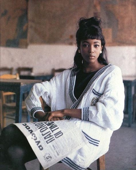 Young Naomi Campbell Naomi Campbell Young, Naomi Campbell 90s, 90s Model Aesthetic, Career Girl Daily, Aaliyah Style, Women Models, 90s Model, Original Supermodels, Model Aesthetic