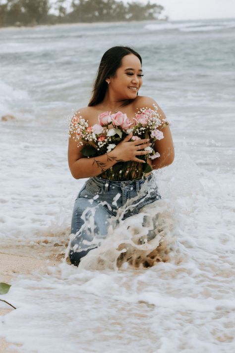 Water And Flower Photoshoot, Flower Beach Photoshoot, Beach Pictures With Flowers, Beach Flower Photoshoot, Denim And Flowers Photoshoot, 22 Birthday Photoshoot Picture Ideas, Beach Photoshoot With Flowers, Flower As Top Photoshoot, Flowers In Jeans Photography