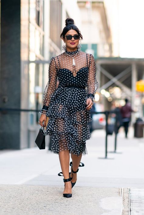 Priyanka Chopra's Sheer Polka-Dot Dress | POPSUGAR Fashion Photo 26 Priyanka Chopra, Dots Outfit, Polka Dots Outfit, Rockabilly Style, Moda Paris, Moda Chic, Trending Dresses, Looks Vintage, Ladies Dress Design