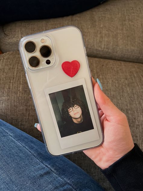 Iphone Poloroid Case, Cute Polaroid Phone Case Ideas, Polaroid Behind Phone Case, Phone Cases With Polaroid Picture, Clear Case With Polaroid Picture, Back Phone Case Ideas, Clear Iphone Case Ideas Polaroid, Polaroid In Phone Case Aesthetic, Pic For Phone Case