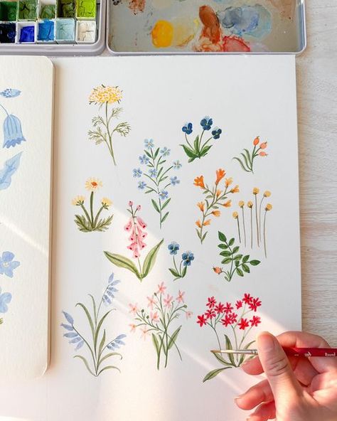 Elaine Lee | Artist on Instagram: "Teeny tiny flowers and the like 🌼☺️ I’m painting up potential artwork for new products @dearelaine.co The feedback y’all gave me was awesome! I will be sharing my progress and those results in the next newsletter so if you want to get updates then join my mailing list (link in bio) #floralpainting" Tombow Marker Art, Gouache Flowers, Floral Drawings, Diy Watercolor Painting, Gouache Art, Loose Watercolor, Watercolor Flower Art, 수채화 그림, Watercolor Art Lessons