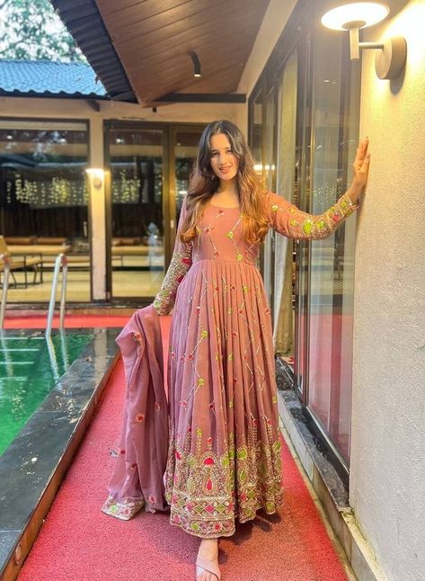 Get ready to turn heads with these gorgeous Pakistani and Indian Bollywood style dresses! The stunning peach color and thick synthetic georgette material make them perfect for weddings and other special occasions. Available in sizes S to XL with stitching options, these anarkali style dresses are a must-have in your wardrobe. 🌸👗 #BollywoodStyle #WeddingSeason #AnarkaliDresses #PakistaniFashion #IndianFashion #eBay #eBayStore #eBaySeller #Noaplicable #Noseaplica #India #Mujer #Anarkali https... Bollywood Style Dress, Georgette Material, Pink Anarkali, Western Gown, Traditional Gowns, Partywear Dresses, Cotton Anarkali, Designer Anarkali Suits, Suit Collection