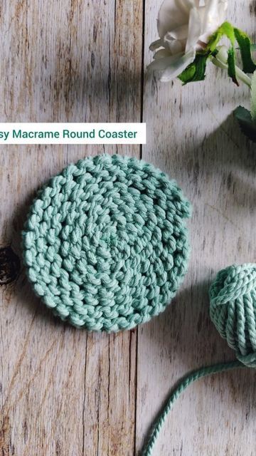 Itsy Bitsy on Instagram: "Easy Macrame Square knots round coaster😍 A simple DIY macrame round coaster made with just macrame square knots.. 🔖 Save the post for later,share and tag someone who would find it useful! Project by @knotanaffair Materials used - Macrame Coloured Cotton Twisted Cord - 3mm 3 Ply, scissors, measuring tape, silicon glue Easy steps to create this quick DIY Macrame round coaster: 1. Take two cords of 7.5 meters each. 2. Now, fold the cords so that one end is at Macrame Square, Macrame Round, Macrame Square Knot, Jute Macrame, Macrame Coasters, Easy Macrame, Simple Macrame, Easy Knitting Projects, Square Knot