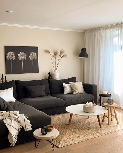 Dark Grey Couch Living Room, Black Couch Living Room, Grey Sofa Living Room, Grey Couch Living Room, Living Room Decor Gray, تصميم للمنزل العصري, Apartment Living Room Design, Black Living Room, Decoracion Living