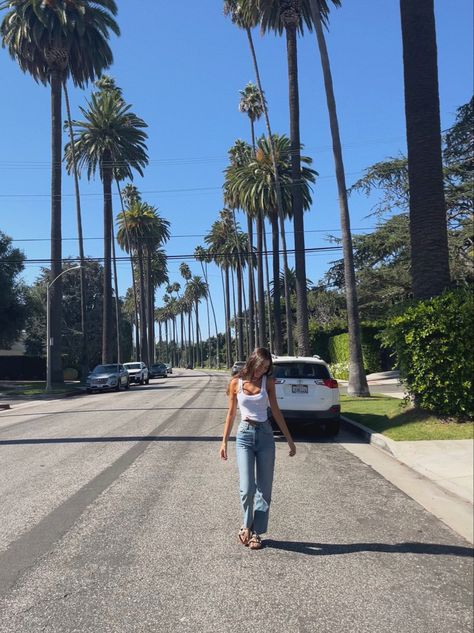 Beverly Hills Los Angeles Model Aesthetic, Las Vegas, Los Angeles, Beverly Hills Aesthetic Outfit, Beverly Hills Picture Ideas, Beverly Hills Instagram Pictures, Los Angeles Fashion 2024, California Ig Pics, Beverly Hills 90210 Aesthetic