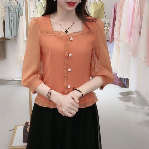 Office Wear Tops For Women, Women Blouses Fashion Classy, Fancy Top Design, Trendy Cotton Tops, Vintage Floral Blouse, Blouse Casual Fashion, Backless Blouse Designs, Korean Fashion Summer, Button Outfit
