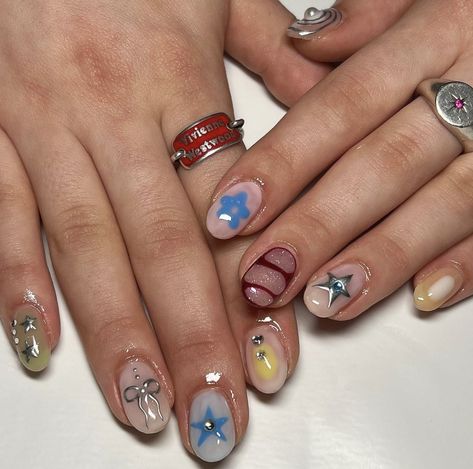 Vietnamese Nail Art, Clear Base Nail Design, Disco Ball Nail Art, Flower Gem Nails, Masc Nails Ideas, Eclectic Nails, Utah Nails, Creative Nail Art, Hippie Nails