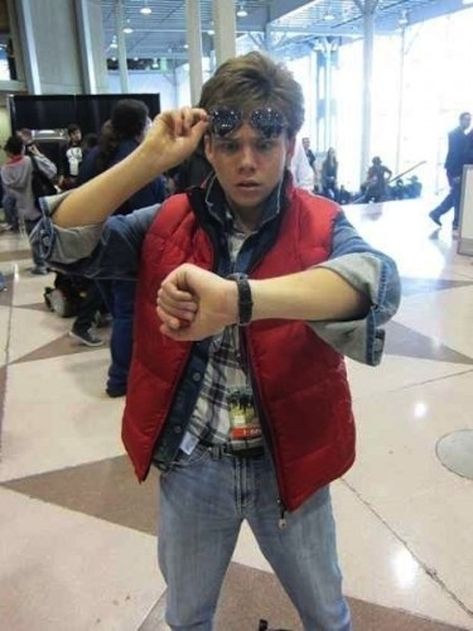 Marty McFly // 25 DIY Halloween Costumes Guaranteed To Keep You Warm Diy Decorating, Marty Mcfly Costume, Halloween Disfraz, Marty Mcfly, Diy Costume, Creative Costumes, Fantasias Halloween, Cute Costumes, Fashion Diy