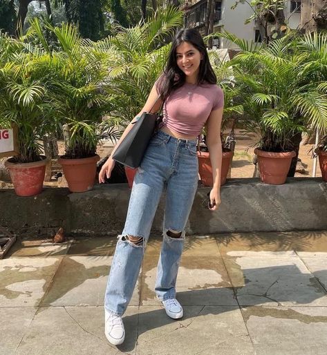 [AffiliateLink] 88 Top Casual College Outfits Indian Tricks You Have To See Today #casualcollegeoutfitsindian College Outfits Girls Style, Concert Outfit Casual Jeans, Pose Ideas Jeans, Long Skirt Outfits Indian Casual, College Fits Summer, Cute College Outfits Summer, Girly Outfits Jeans, Basic Outfits Ideas, Everyday College Outfits Casual