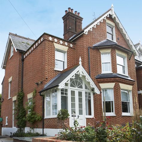 Impressive Victorian home in Surrey | House tour | PHOTO GALLERY | Ideal Home | Housetohome.co.uk Victorian House Uk, Beehive Designs, Victorian Home Exterior, Cottage Front Garden, Surrey House, Victorian Homes Exterior, Victorian Porch, European Cottage, Victorian Terrace House