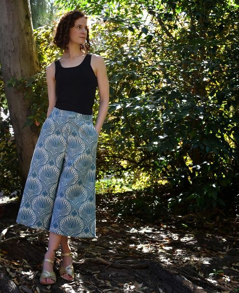 Sew Unravelled: SEWN: THE CURIOUS CASE OF THE COVETTED CULOTTES Couture, Divided Skirt Outfit, Culottes Sewing Pattern Free, Culotte Sewing Pattern, Culotte Pattern Sewing, Culottes Sewing Pattern, Culottes Skirt, Culottes Pattern, Wide Leg Pants Pattern