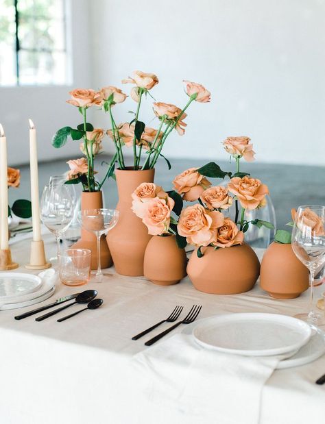 Terra Cotta Wedding, Terracotta Wedding, Practical Wedding, Wedding Floral Centerpieces, Diy Centerpieces, Wedding Table Centerpieces, Cheap Wedding, Bridal Inspiration, Flower Centerpieces